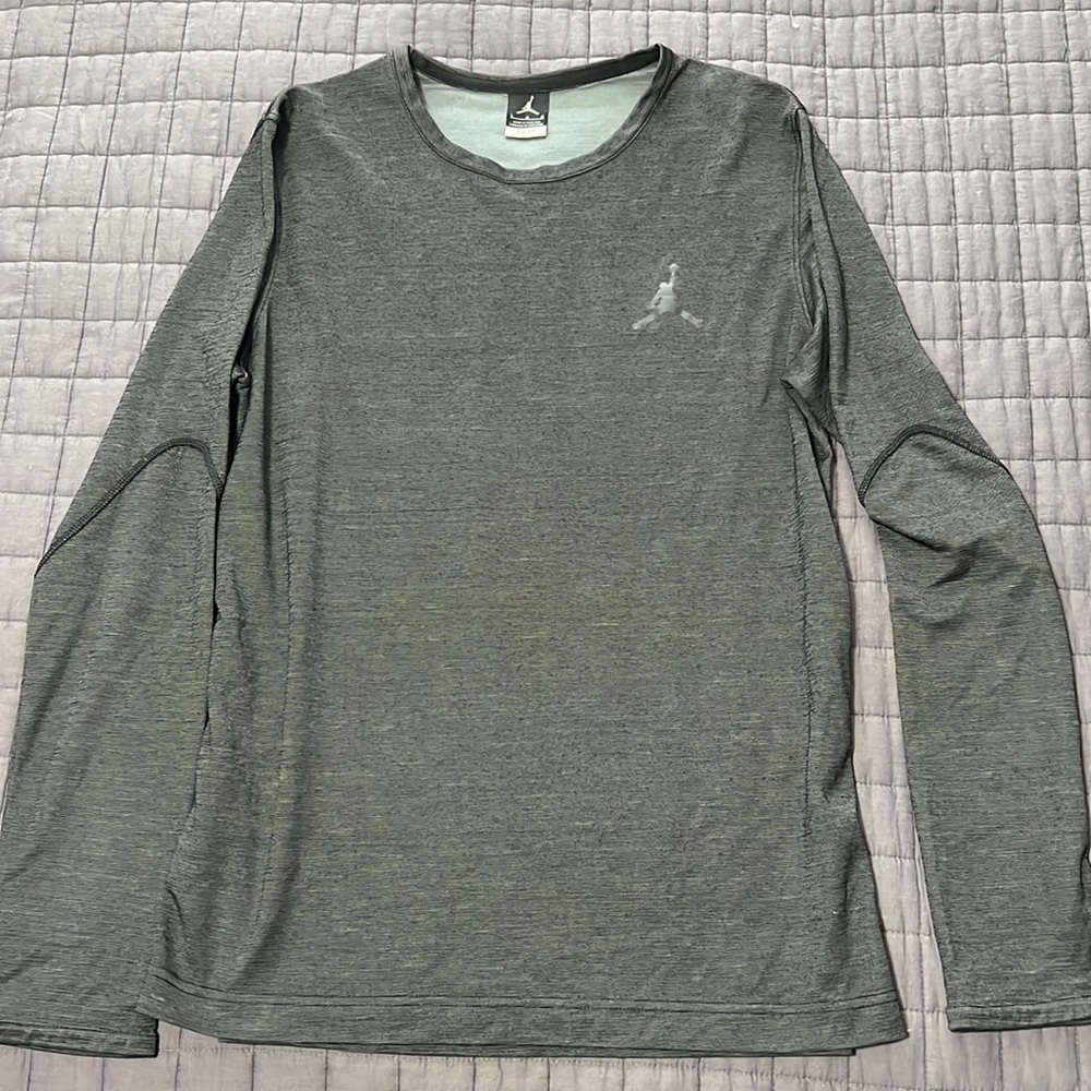 Jordan Mens Long-sleeve Activewear fitted shirt size L